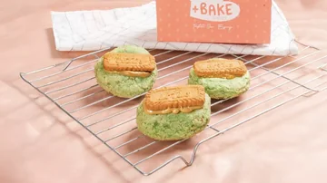 Pandan Biscoff Snickerdoodle at +Bake Cafe